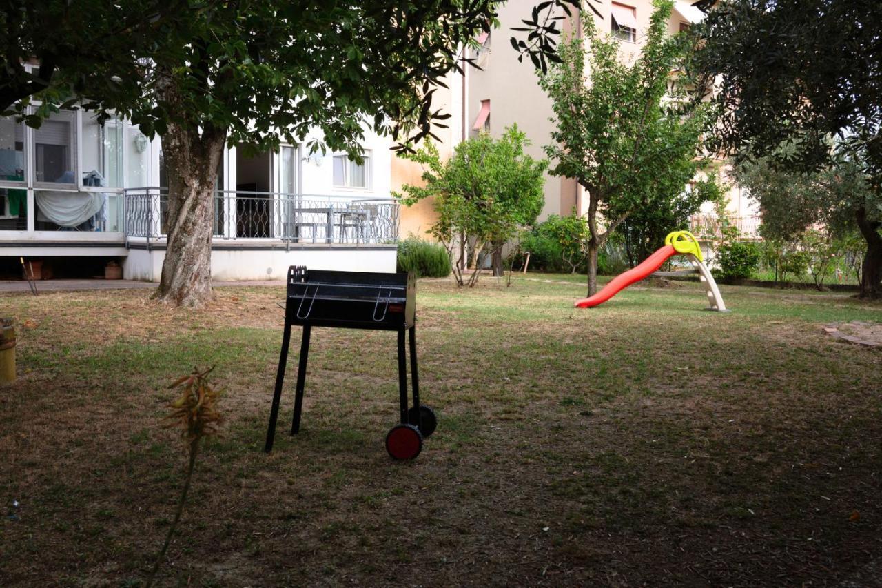 L'Oasi Della Pace - Confortevole E Vicino A Tutto Διαμέρισμα Chiaravalle Marche Εξωτερικό φωτογραφία